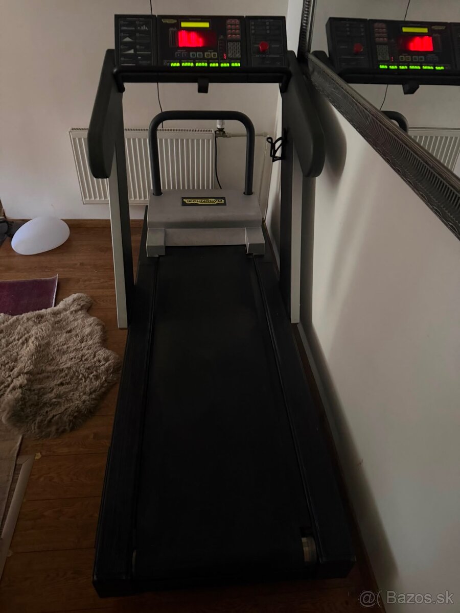 Bezecky pás Technogym - 2