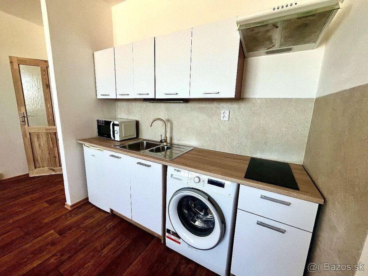 Byt na prenajom KVP- veľka rozloha Garsonky 28m2 +3m2 loggia - 2