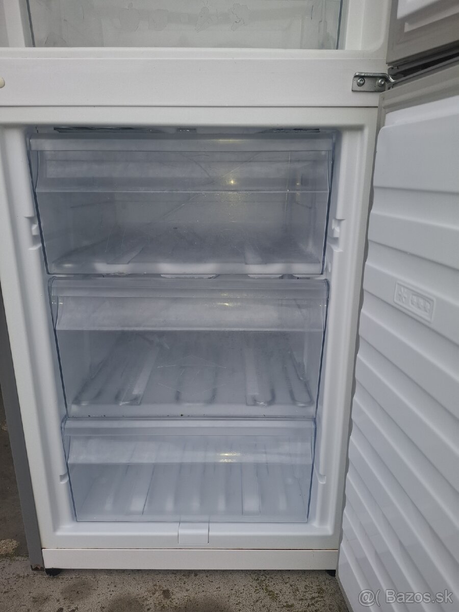 Chladnička s mrazničkou Whirlpool - 2