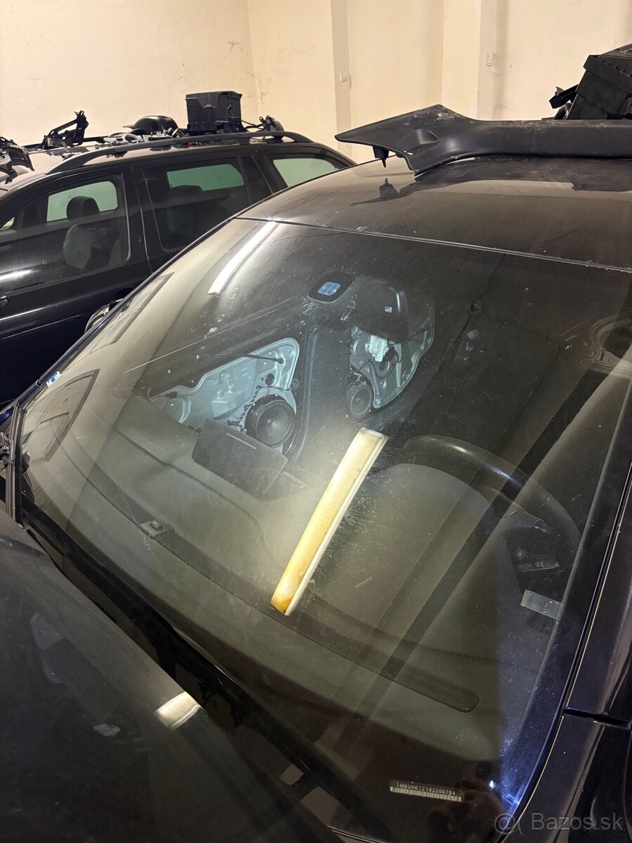 3x čelne sklo Octavia 2 - 2