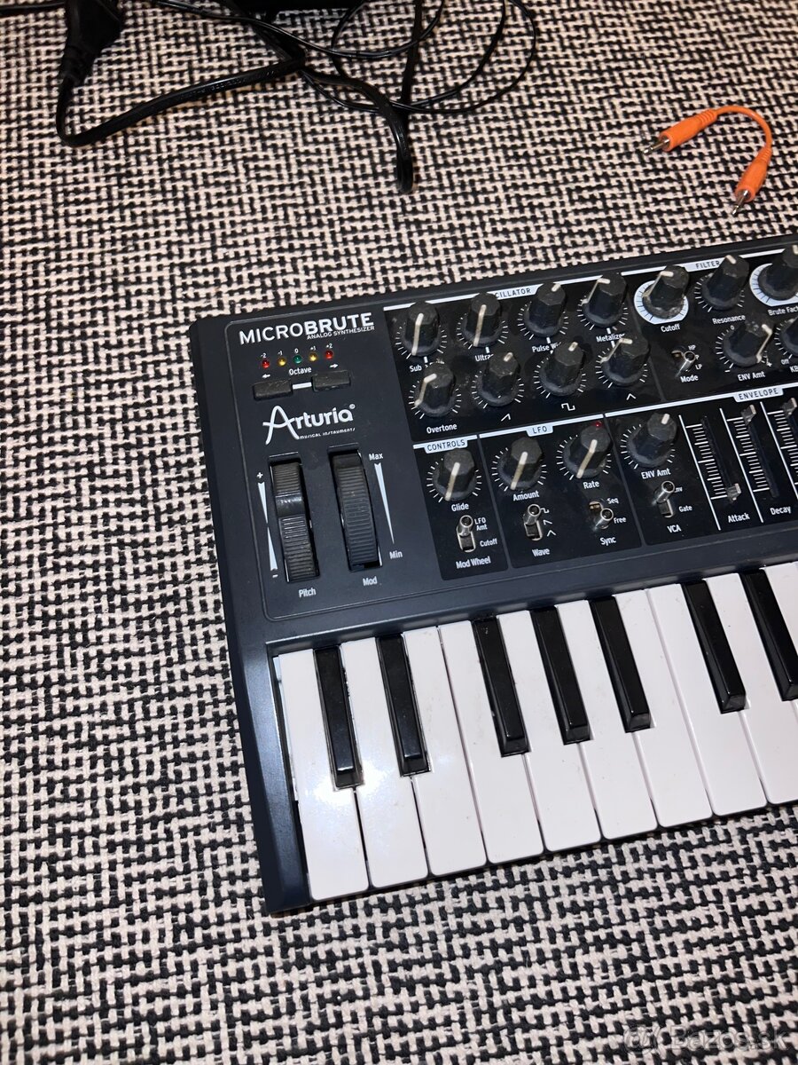 Arturia Microbrute - 2