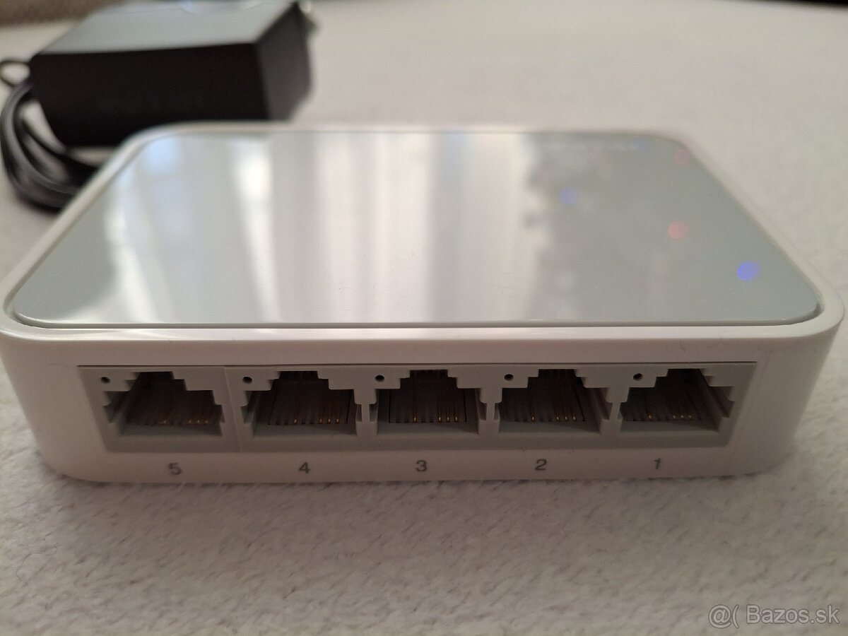 switch TP-Link TL-SF1005D - 2