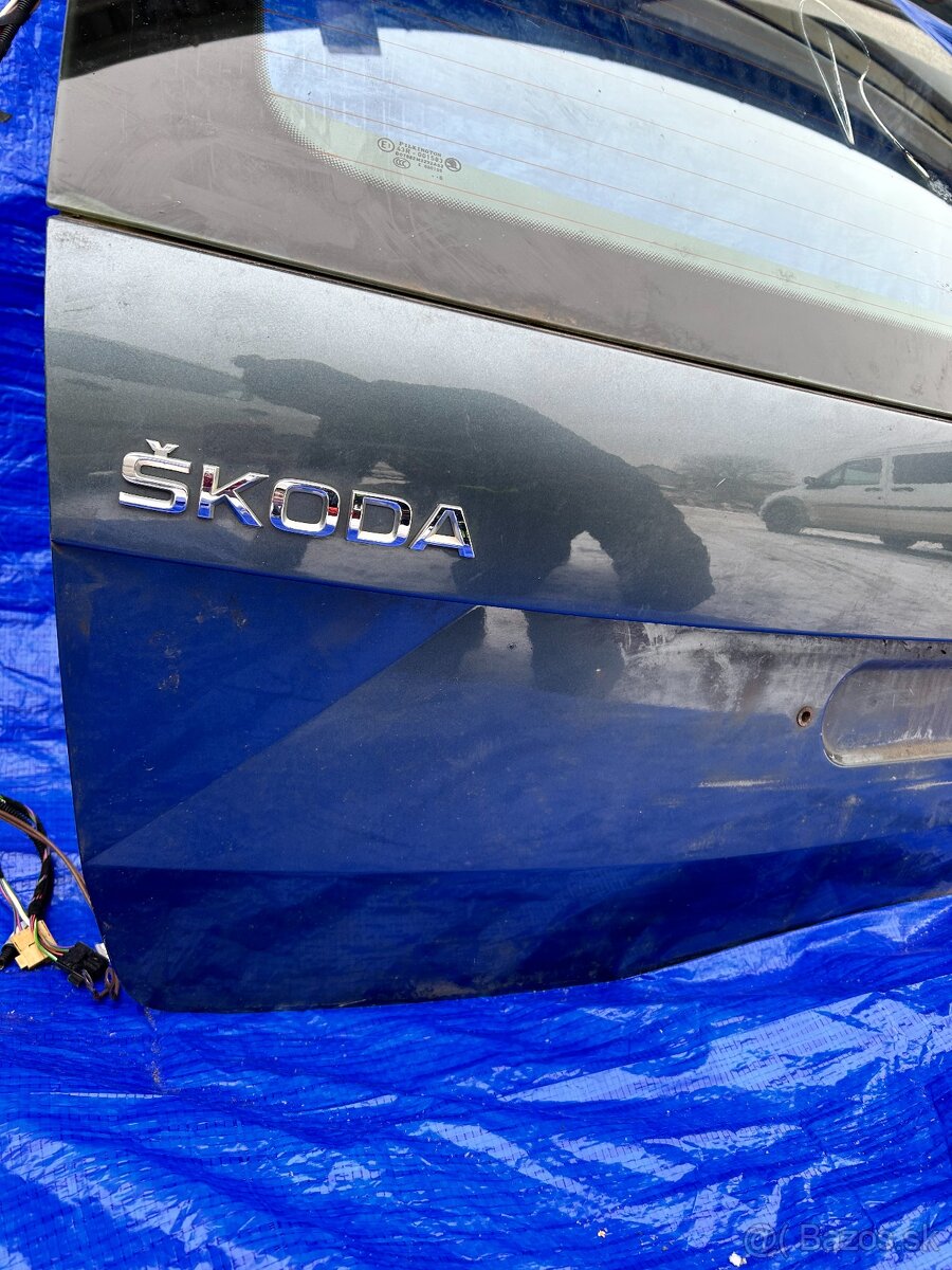 Páté dveře Škoda Octavia 3 kombi šedá - 2