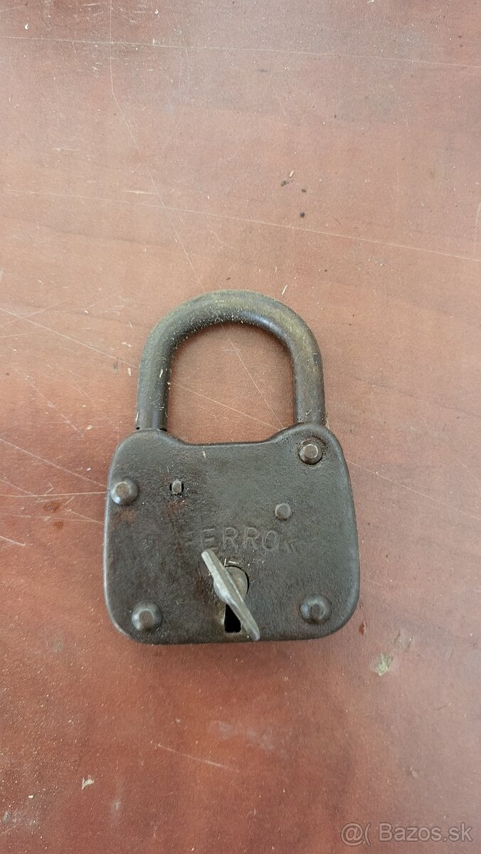 Stary visaci zamok - 2