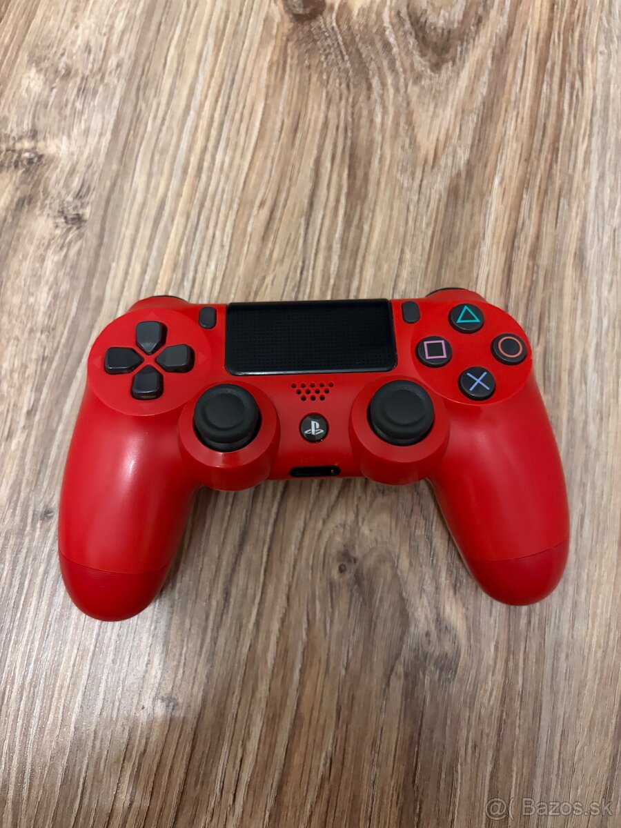 PLAYSTATION 4 SLIM - 2