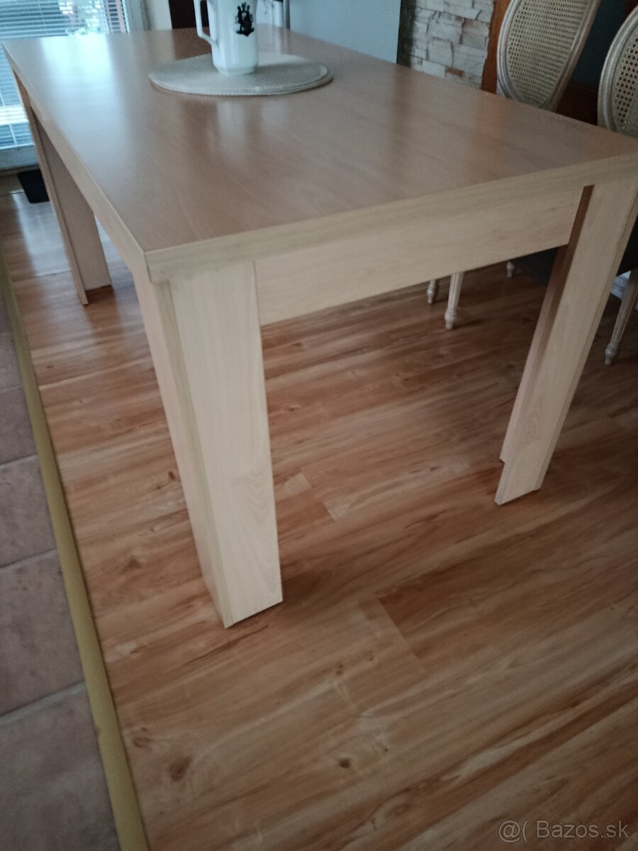 Jedálenský stôl - 2