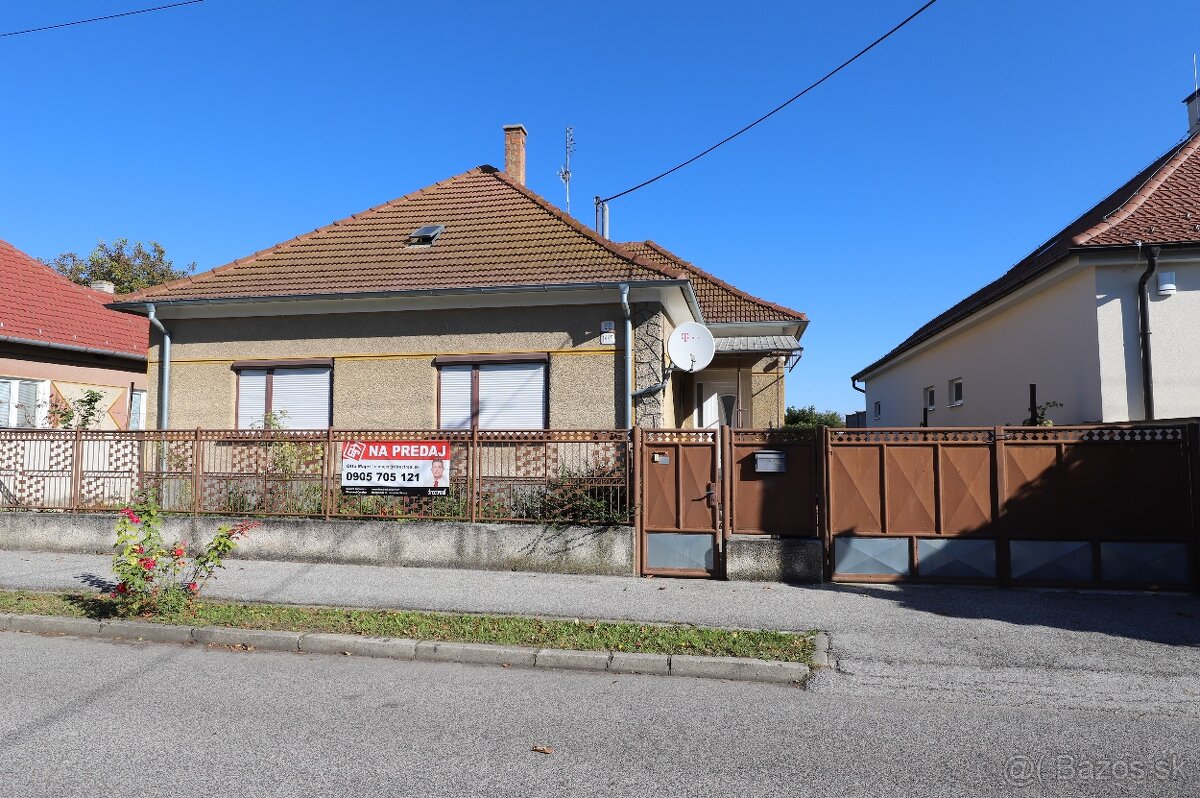 4 izbový rodinný dom s garážou v obľúbenej lokalite "západ - 2