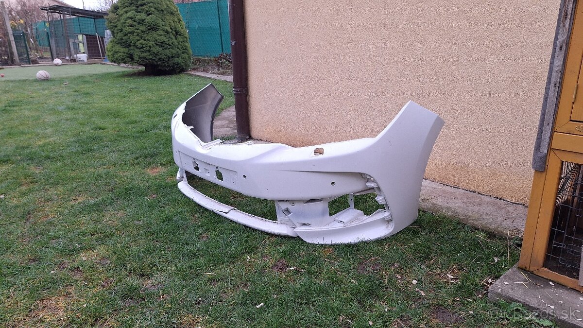 Toyota corolla 2017 predný nárazník - 2