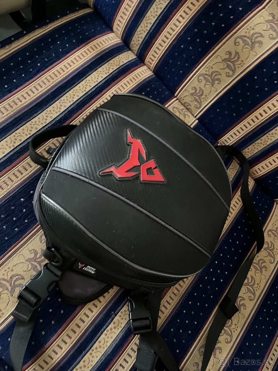 Kapsa na nádrž motorky - 2