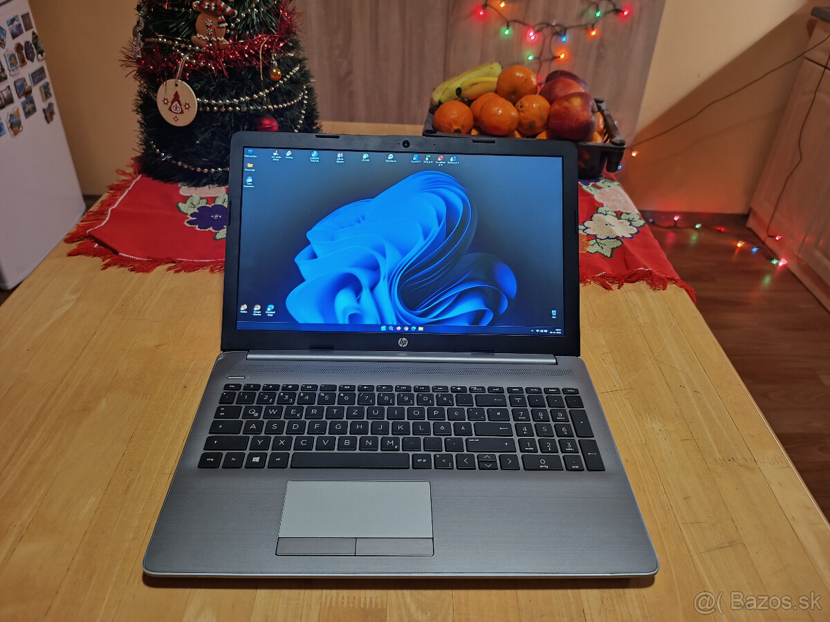 HP 255 G7 - 15.6" / Ryzen 3 / 16GB DDR4 / SSD - 2