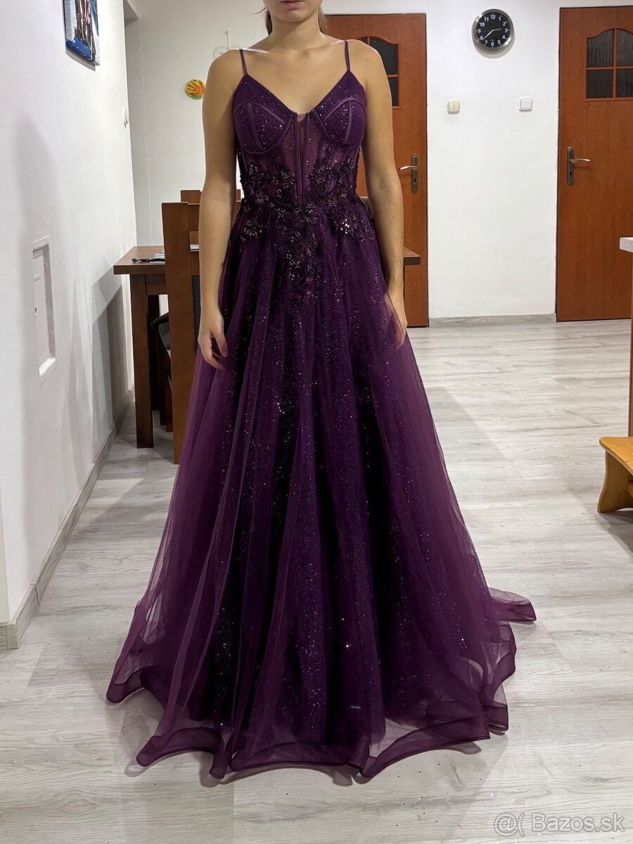 Šaty na stužkovú alebo ples - 2
