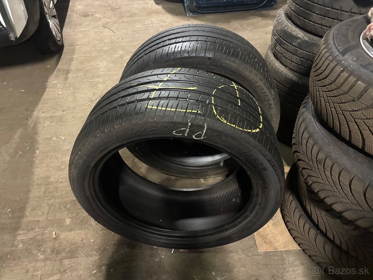 285/40R21 - 2