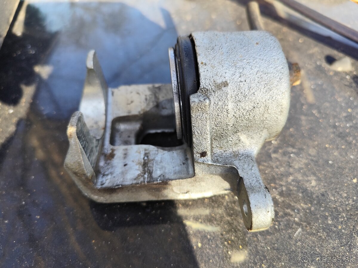 Mitsubishi Pajero Pinin držiak prevodovky, strmeň - 2