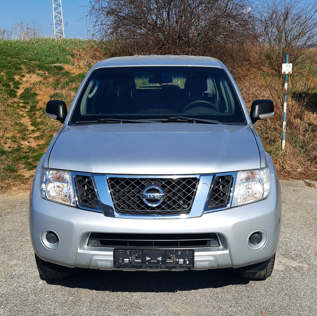 Predám Nissan Pathfinder 2.5 dCi SE (7-miestne) - 2