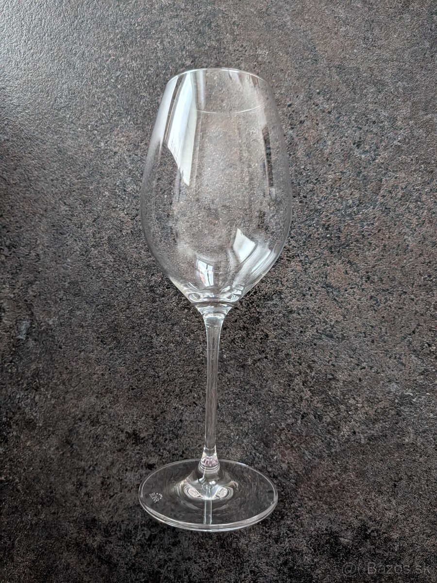 Predám 8 ks pohárov na víno RONA - 2