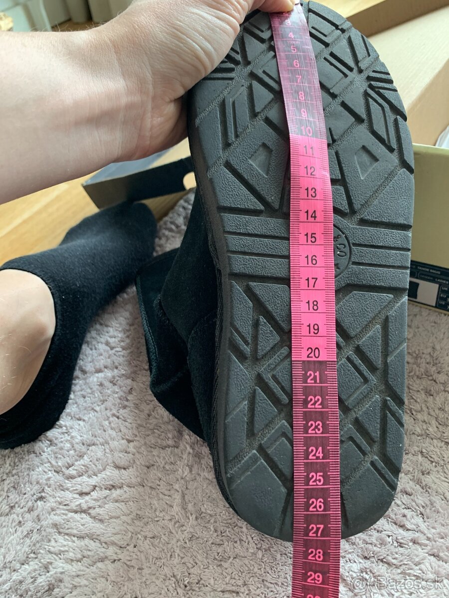 čierne zateplené čižmy značky SOUTH&Co. - 2