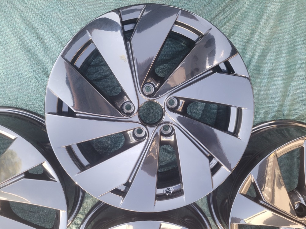 Alu disky Volkswagen R17 Tayron Bari černé - 2