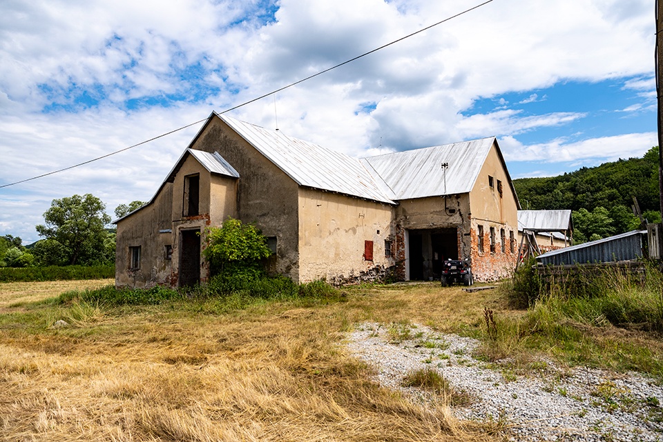 POĽNOHOSPODÁRSKA BUDOVA V OBCI CIGLA - 2