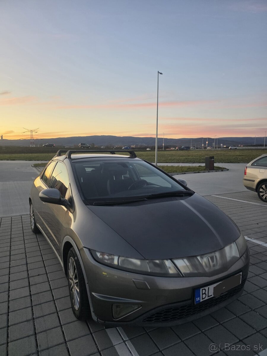 Honda Civic 1.8 i-vtec (103kW) - 2