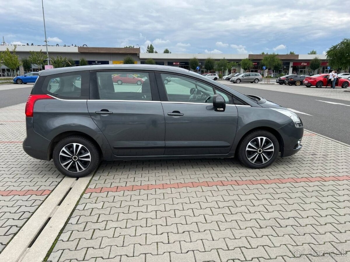 Peugeot 5008 1.6 HDi 80kw automat 7 míst panorama - 2