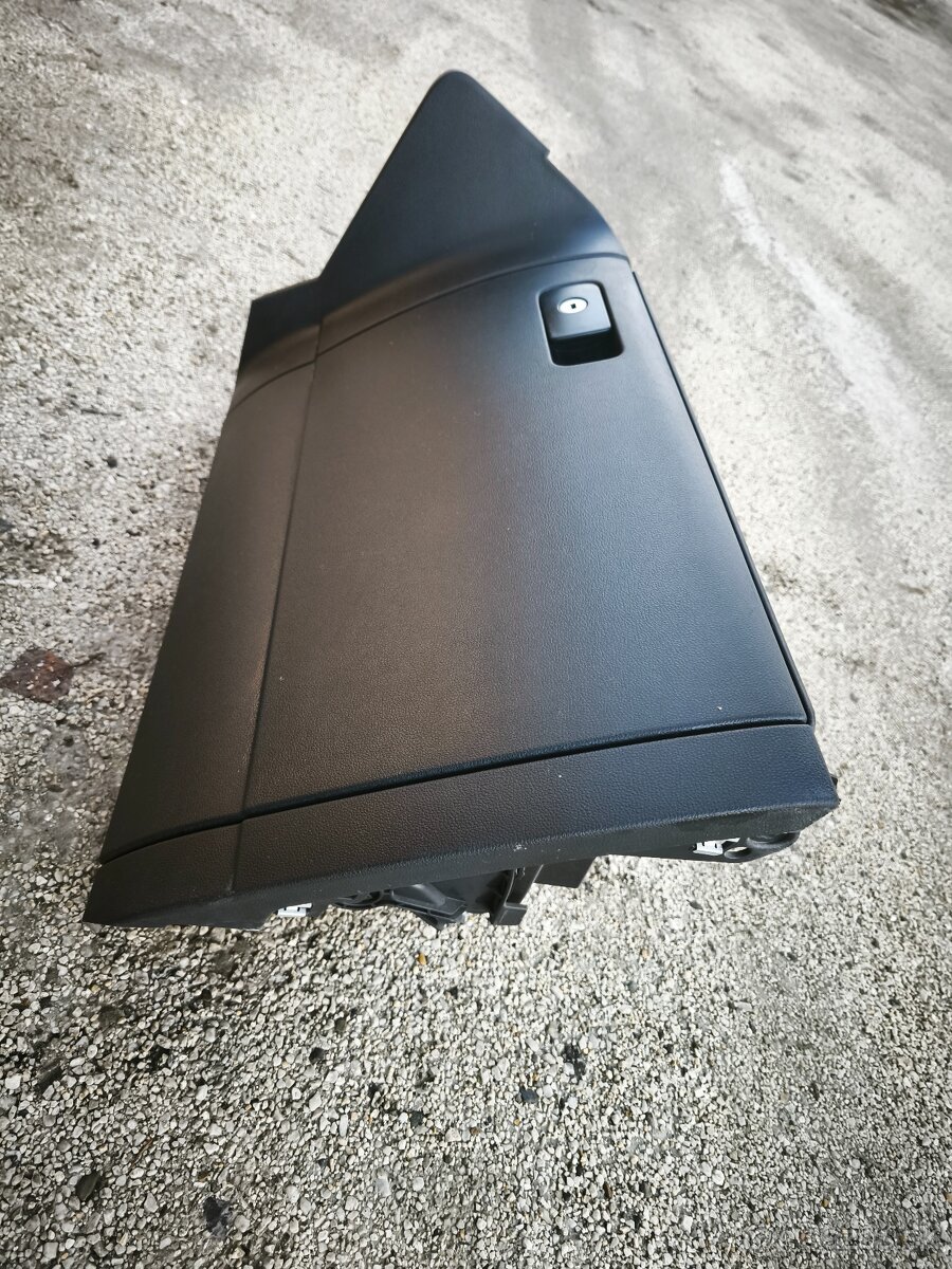 VW Golf 7 kastlik spolujazdca 5G1857285E - 2