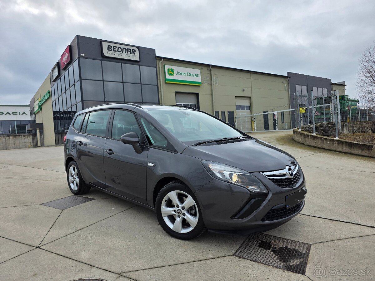 Opel Zafira 1,4benzín 2012 - 2