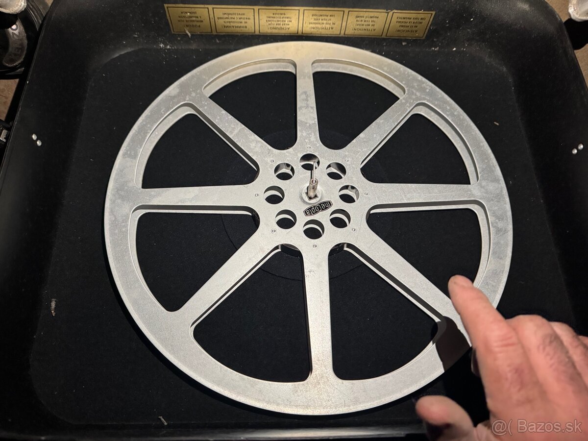 Externý reproduktor v kufri - 2