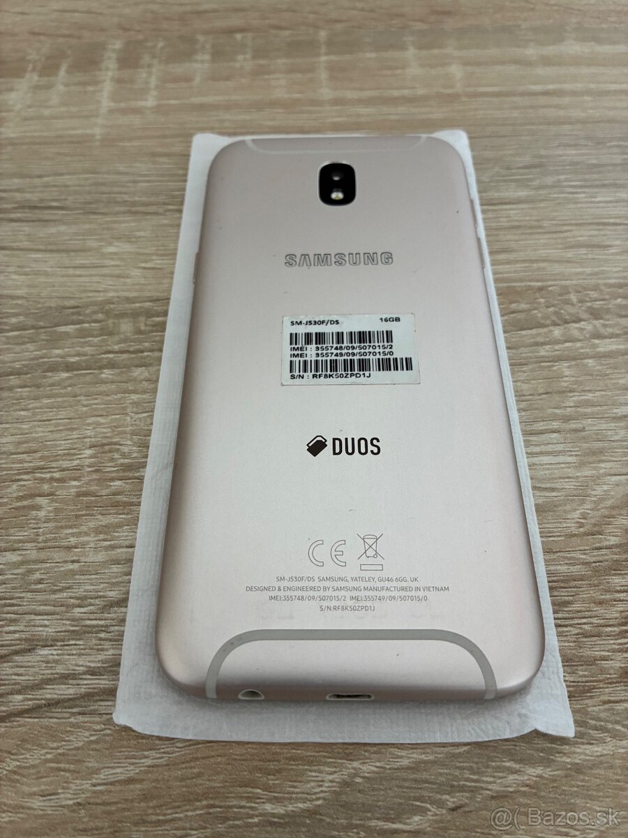 Samsung Galaxy J5 s príslušenstvom - 2