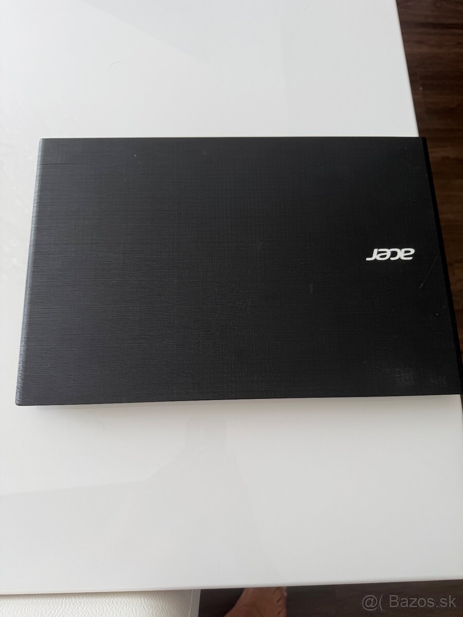 Predám notebook Acer Aspire E5-522 - 2