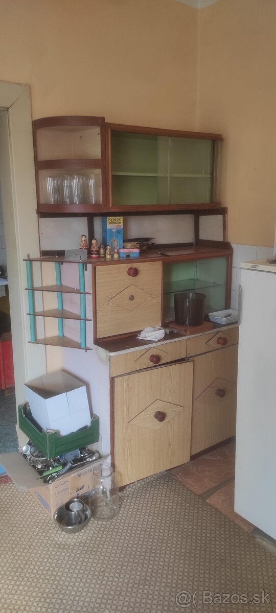 Starý kredenc 2x - 2