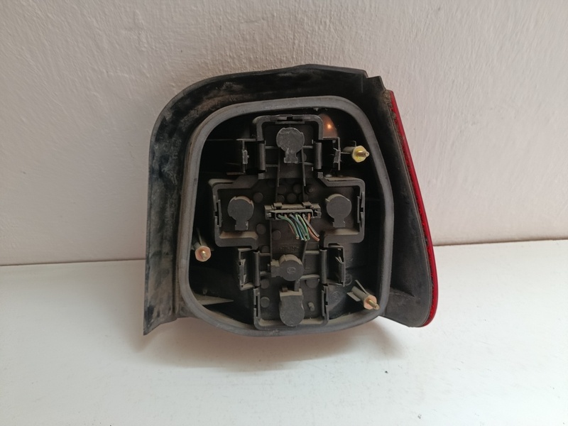 zadne svetlo lave skoda felicia 10€ - 2