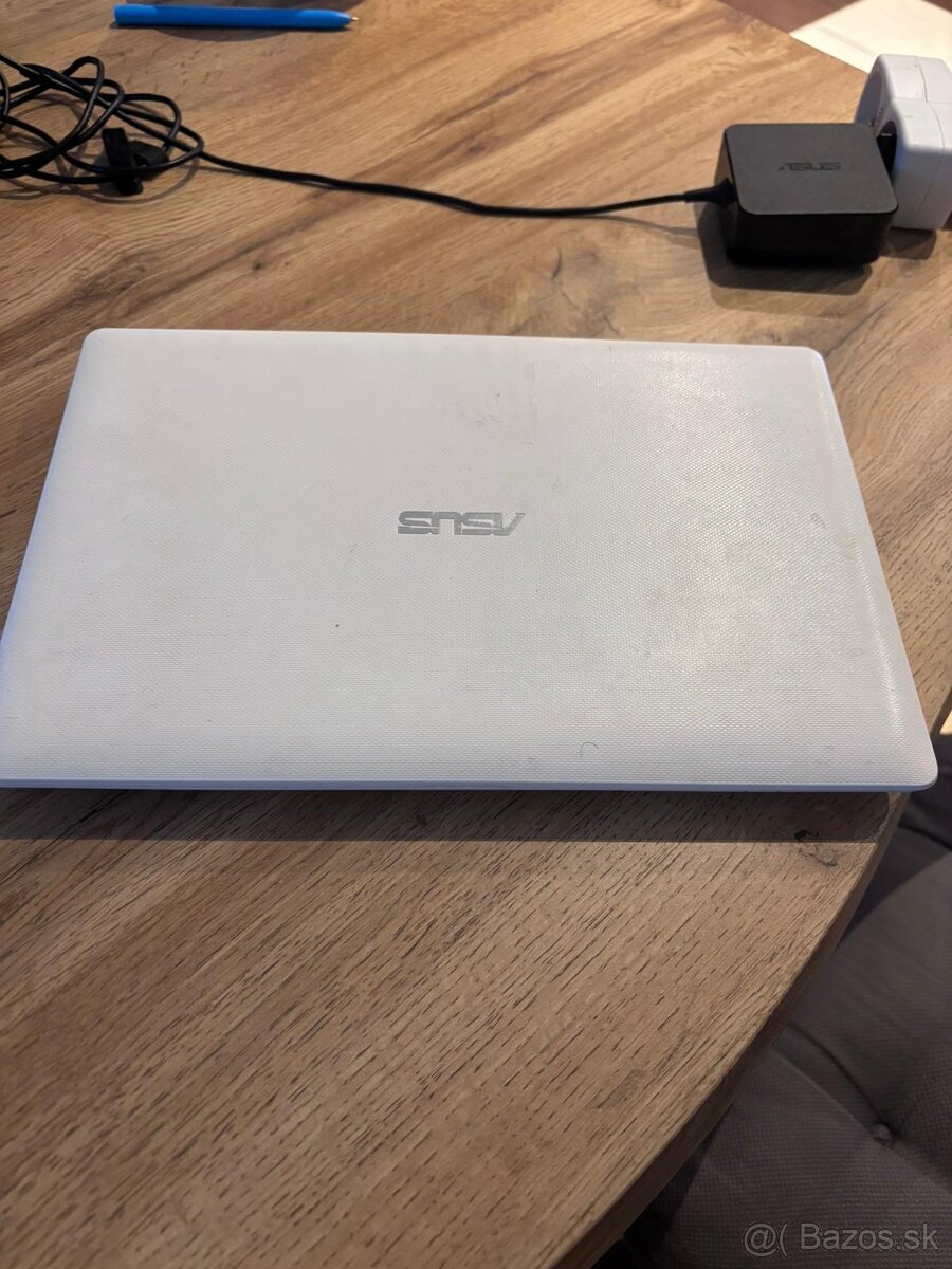 nefunkčný ASUS X200CA - 2
