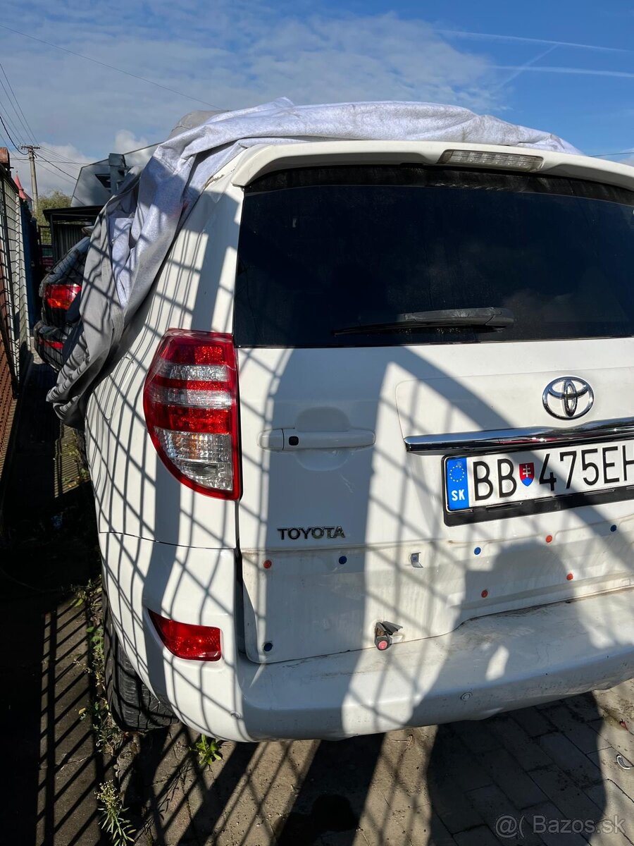 Predám Toyota RAV4 - 2