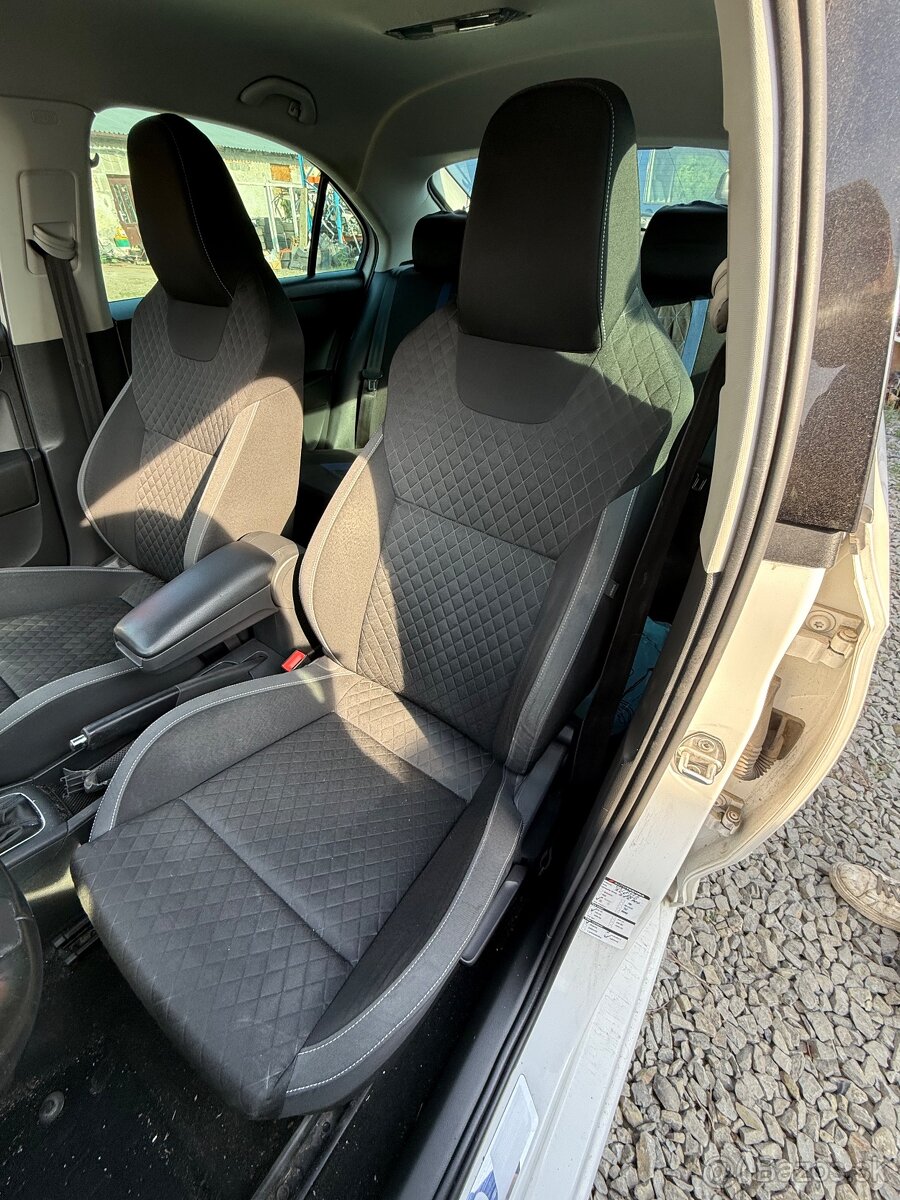 Rozpredam Škoda Rapid sedan 1.2Tsi 6 rýchlostný manua - 2