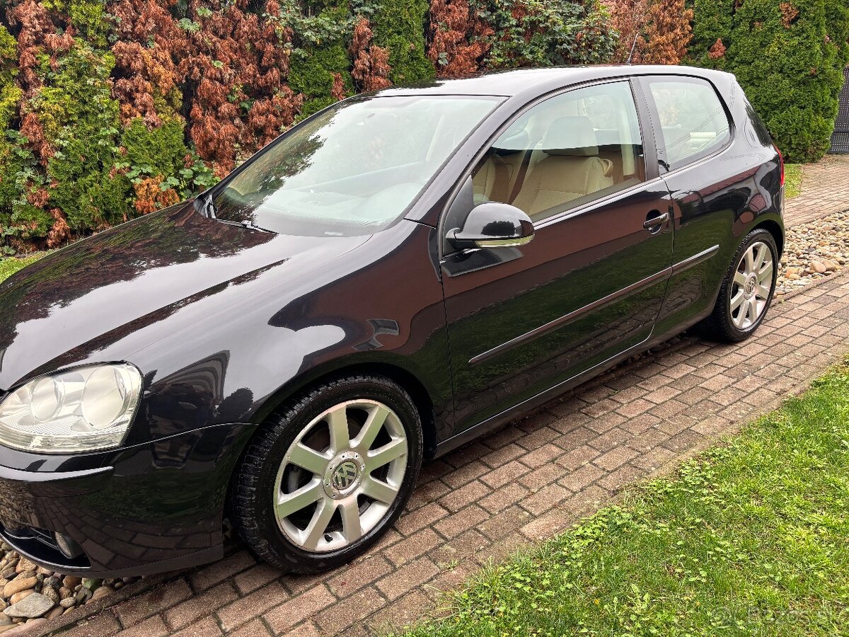 Predám VW GOLF 5. 2.0FSI benzin+LPG - 2