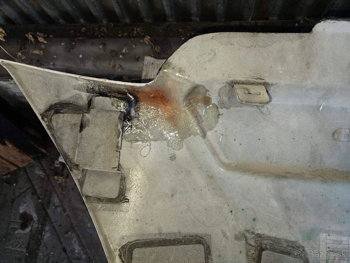 Predam prednu masku autobusu znacky Neoplan - 2