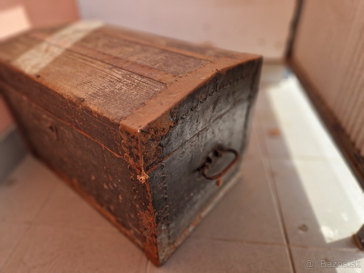 Predam staru drevenu truhlicu - 2