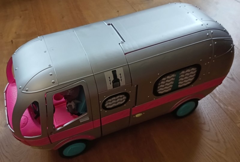 LOL karavan strieborný - 2