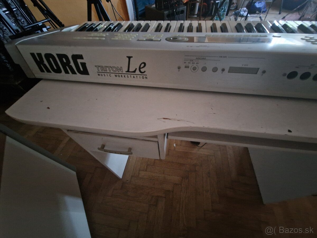 Korg Triton Le - 2