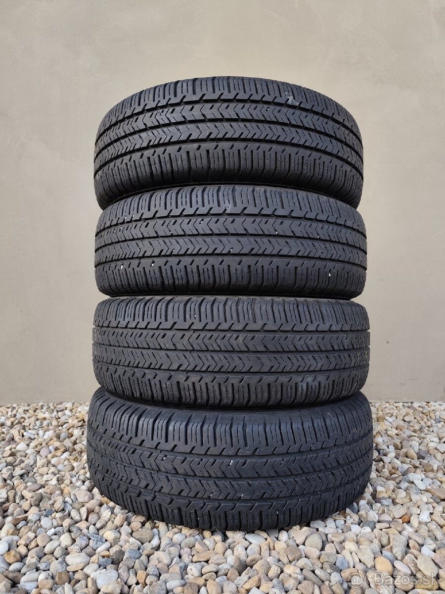 215/65R16C Michelin Agilis 51 DOT4318 - 2