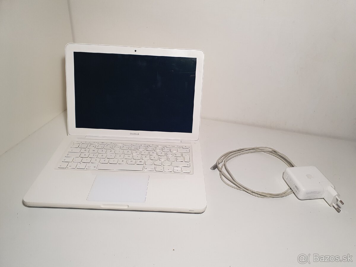 Macbook white polycarbonate plastic unibody 2009 - 2