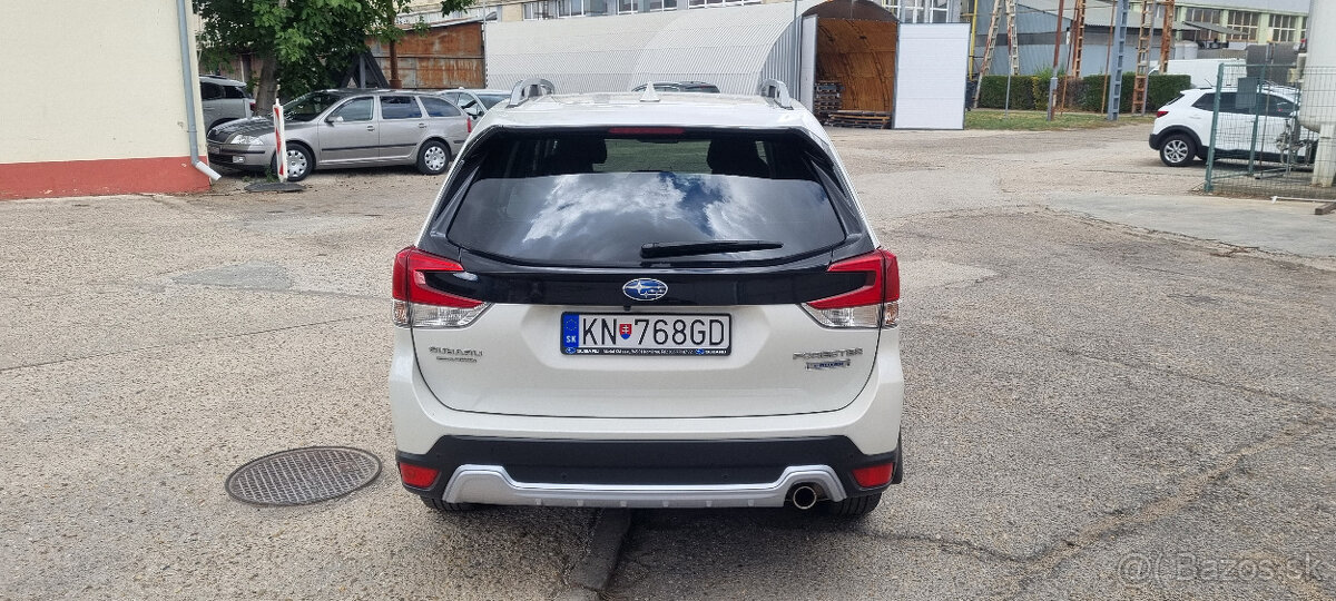 Predám Subaru Forester 2,0i e-boxer mHEV Premium - 2
