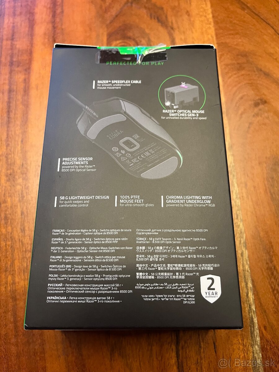 Razer Cobra Lightweight Wired Gaming Mouse with Razer Chroma - 2