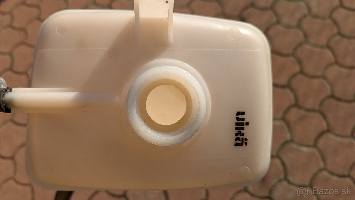 ND Škoda Felicia : Chladiaca nádobka, hadice - 2