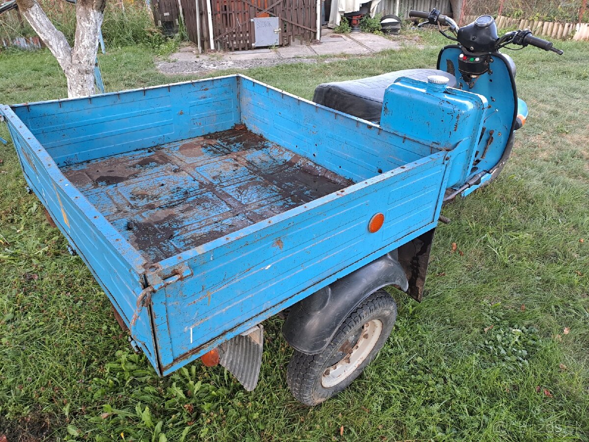 Trojkolesový motocykel s korbou - 2