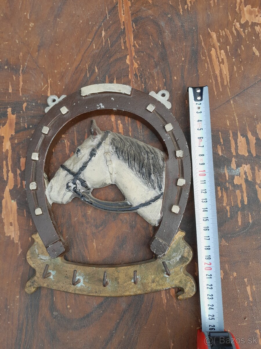 Predám vešiak na kľúče v tvare podkovy - 2