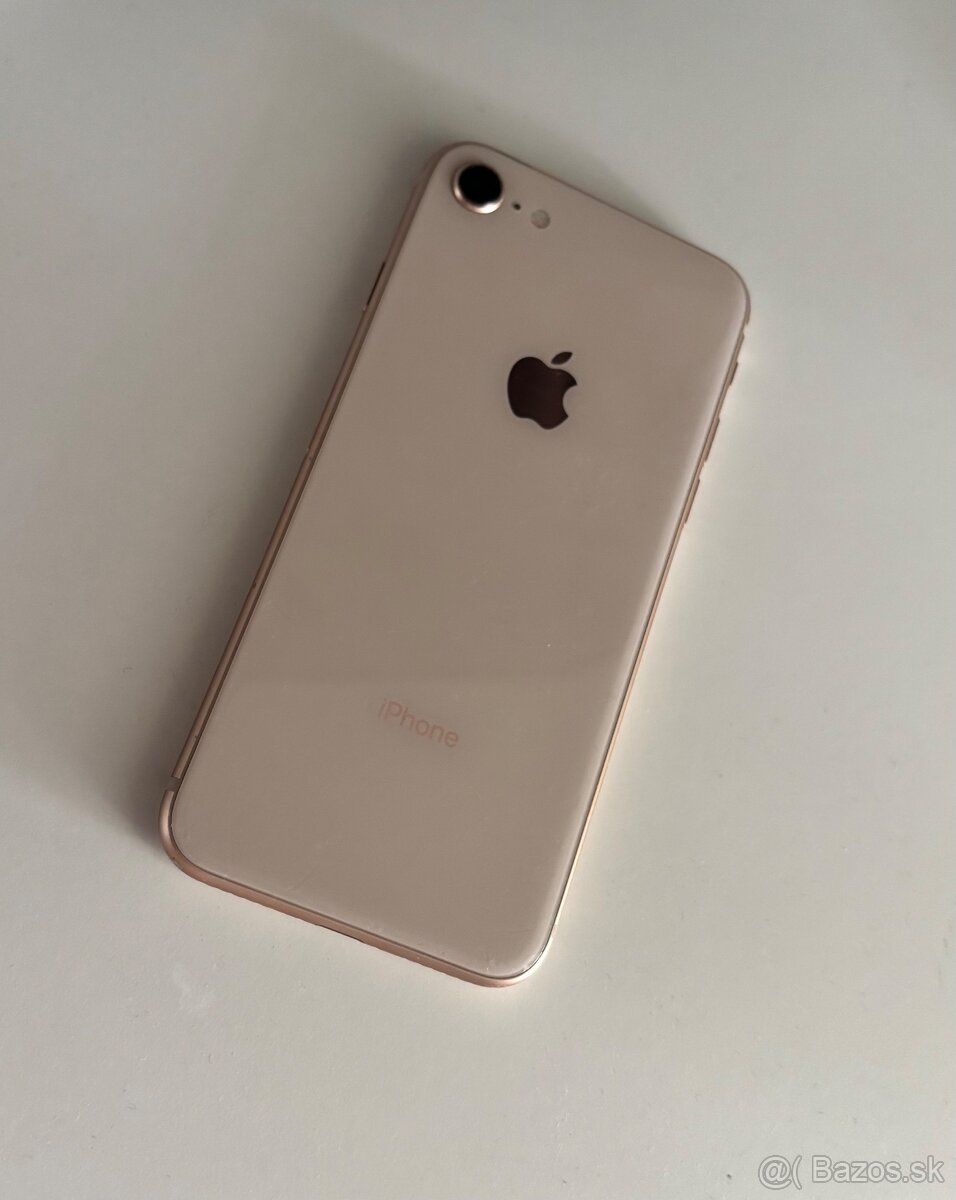 📱 Predám iPhone 8 – 64 GB - 2