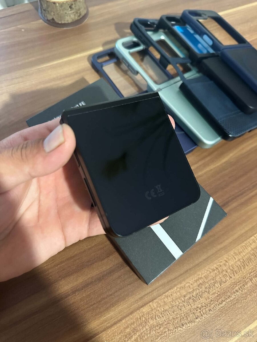 Samsung Galaxy Z Flip7 FE - 2