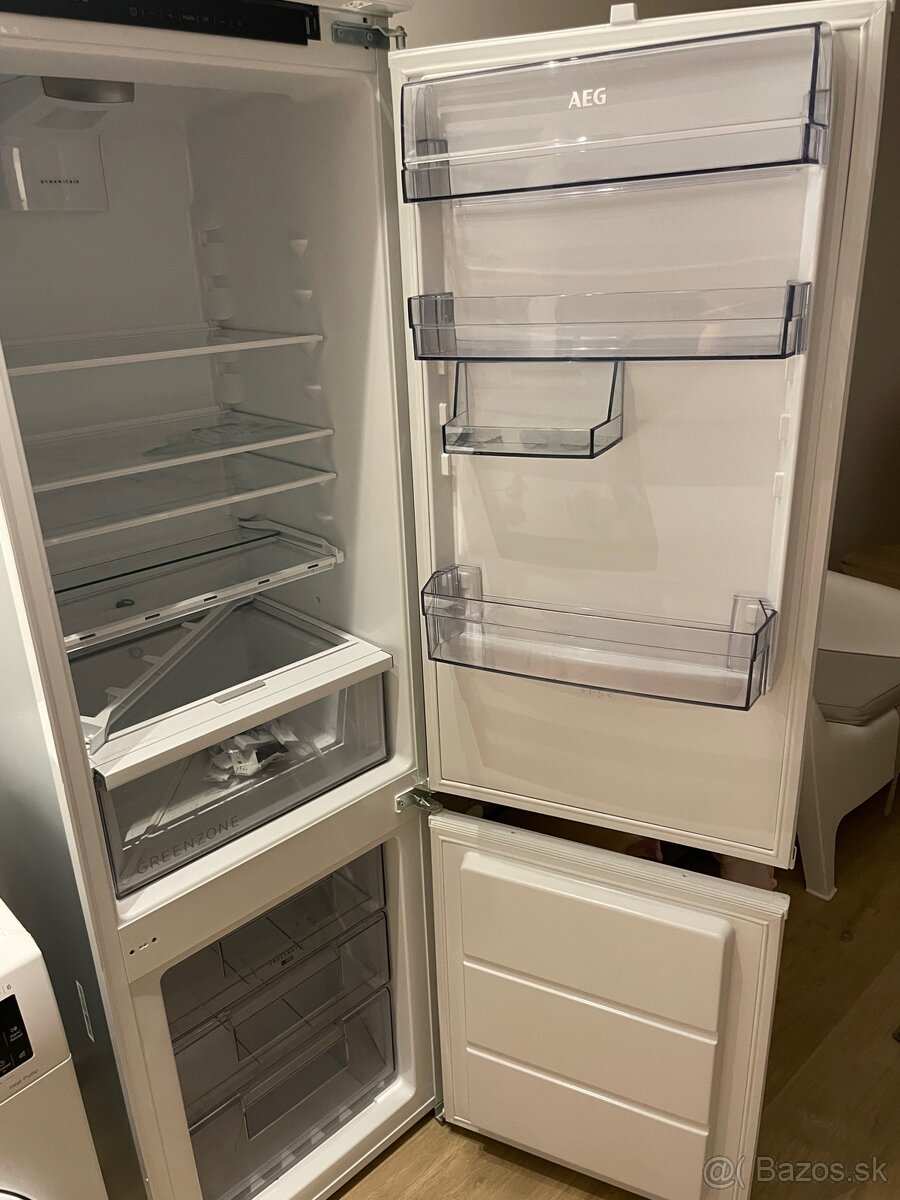 Predám vstavanú chladničku AEG - 2