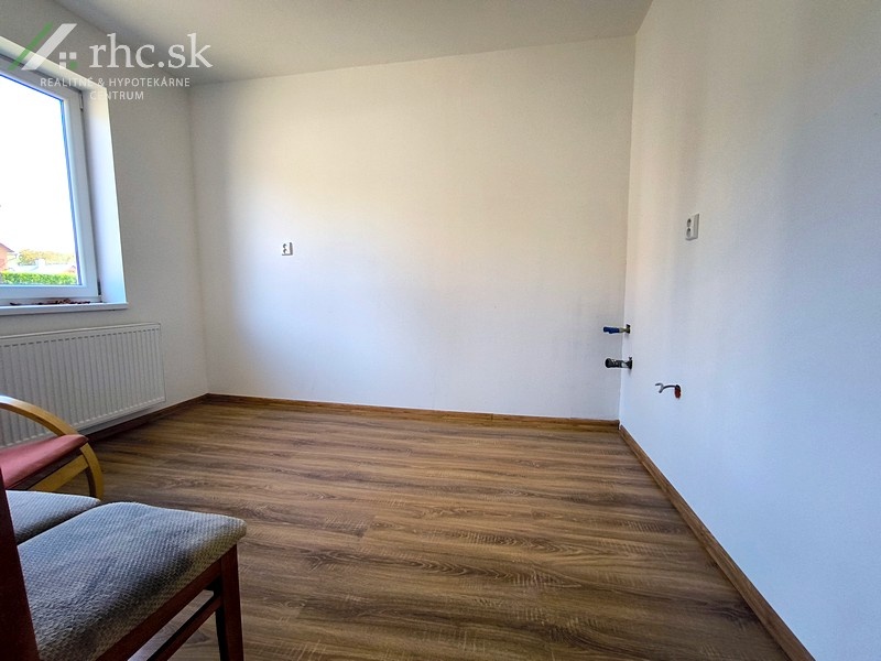 DOM VHODNÝ AJ NA CELOROČNÉ BÝVANIE - VYŠNÝ ORLÍK - 2